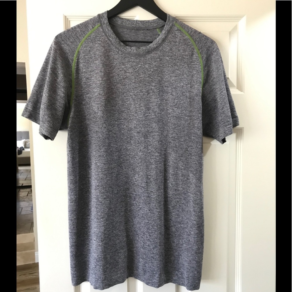 LULULEMON Running/Training Shirt